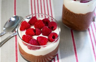 Overnight Cocoa and Raspberry Rye Parfait Overnight Oats Recipes