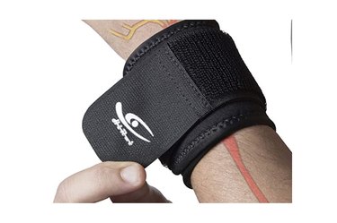 HiRui Wrist Compression Strap as best wrist wrap