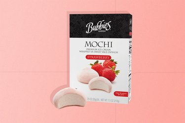 Bubbies Strawberry Mochi Ice Cream