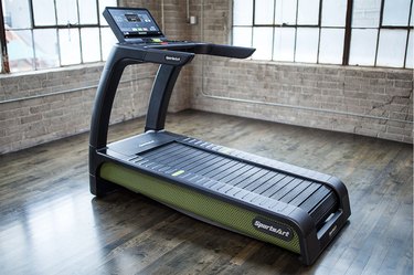 SportsArt G690 Verde Treadmill that generates electricity