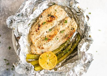Easy Chicken and Asparagus Foil Packets