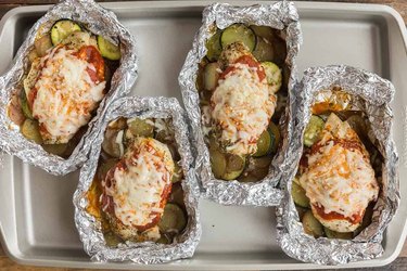Chicken Parmesan Foil Packets With Veggies