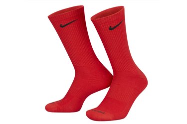 Nike Everyday Plus Cushioned, one of the best breathable socks for sweaty feet