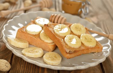 Toast with peanut butter and banana