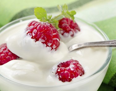 Yogurt with berries