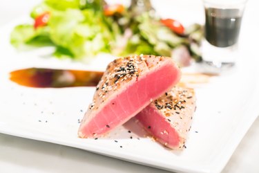 Tuna steak