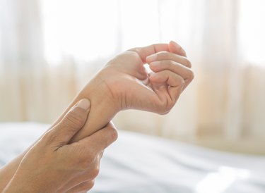 Paresthesia What Causes Pins And Needles And How To Treat It Livestrong