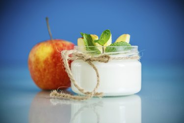 home sweet yogurt with apples