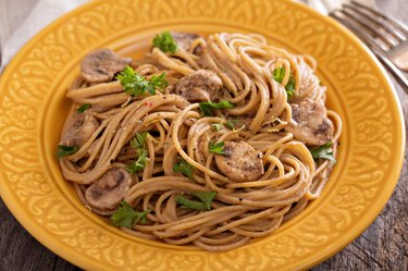 Mushroom whole wheat spaghetti