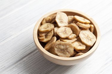 dried banana chips