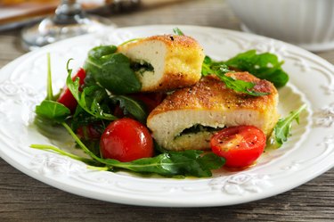 Chicken cutlet with a salad with arugula