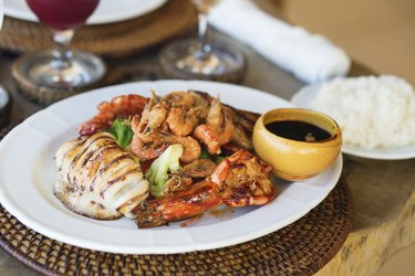 Delicious grilled squid with seafood