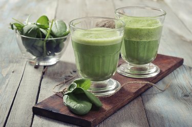 Apple  and spinach smoothie