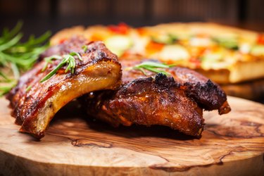 BBQ spare ribs with herbs