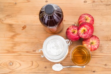 Apple cider vinegar and baking soda combination for acid reflux