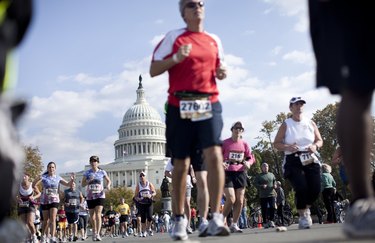 People running the Marine Corps Marathon