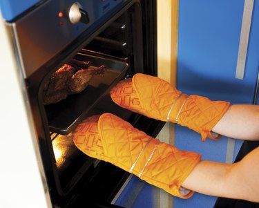 Kitchen gloves