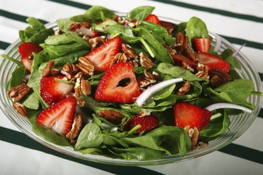 spinach and strawberry  salad
