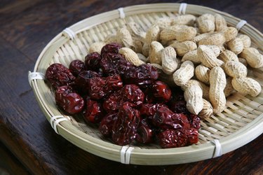 dried date and peanut