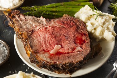 How to Cook Sliced Prime Rib | livestrong