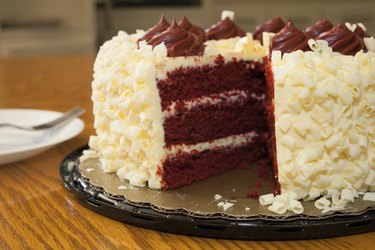 Tricks for Baking a Red Velvet Cake From a Box