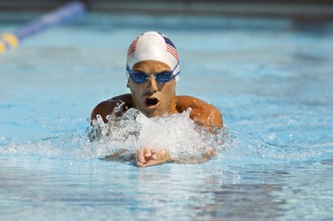 All the Benefits of Swimming the Breaststroke