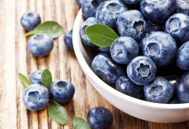 Blueberries with leaves
