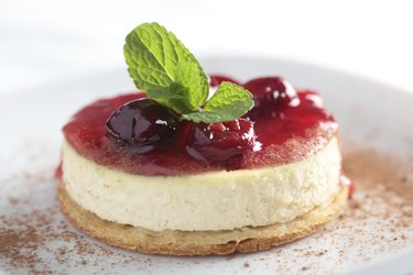 Cheesecake with jam