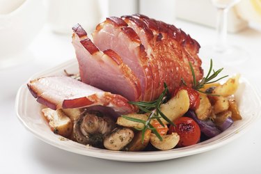 Roasted ham with vegetables