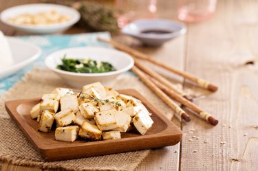 Baked tofu with spices