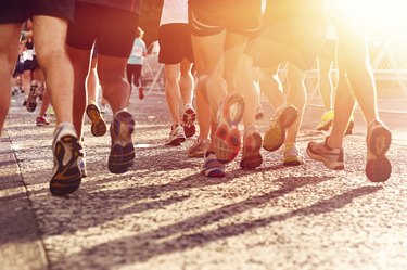 people running marathon