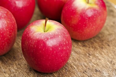 Calories in Red Delicious Apples and Nutrition Facts