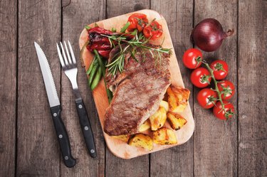 Beef steak with potato and vegetables