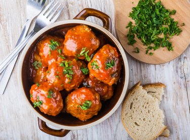 Meatballs in tomato sauce