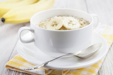 Oatmeal with bananas