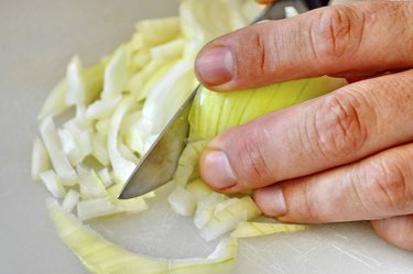 Slicing an onion