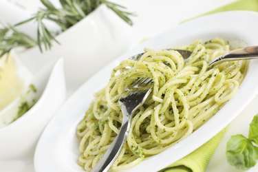 Spaghetti with pesto sauce