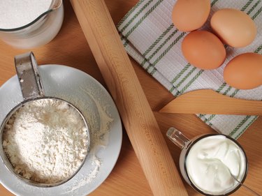 Ingredients to make cake