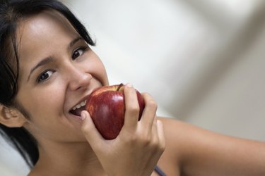 Does Eating an Apple After Working Out Help livestrong