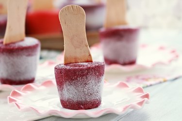 BLUEBERRY YOGURT POPS