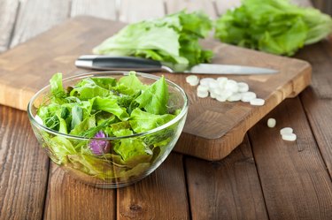 Green seasoning salad preparation