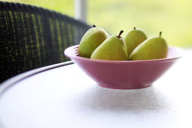 Bowl of pears