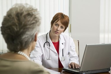 a doctor discussing yeast infection and food with a patient