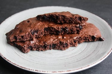 Giant Chocolate Chip Cookie