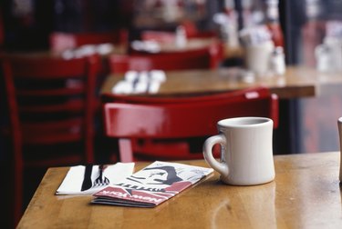 Mug in coffee shop, New York, USA
