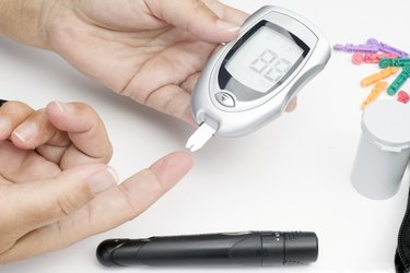 To control blood sugar, set strict meal times