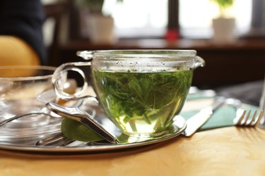 Teapot with mint tea
