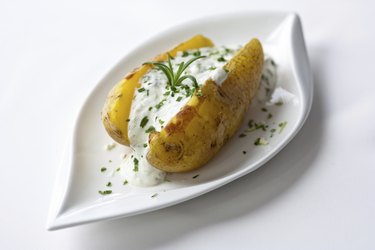 Baked potato with sour cream