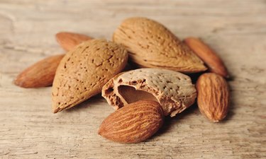 Almonds nuts