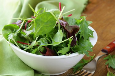 mix salad (arugula, iceberg, red beet)